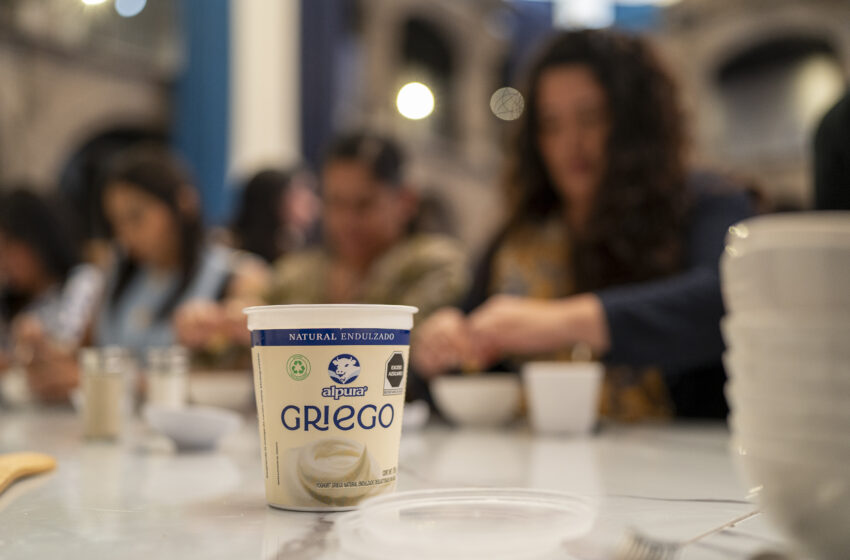  Alpura GRIEGO hace su debut en el mercado mexicano, elaborado con leche 100% de vaca.